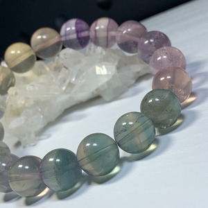 A67.変わった色合いグラデーションフローライト・ブレスレット