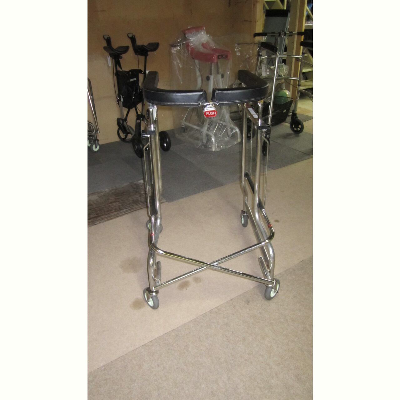 松永 SM-35 六輪歩行器 | ASUKA福祉用具リサイクル