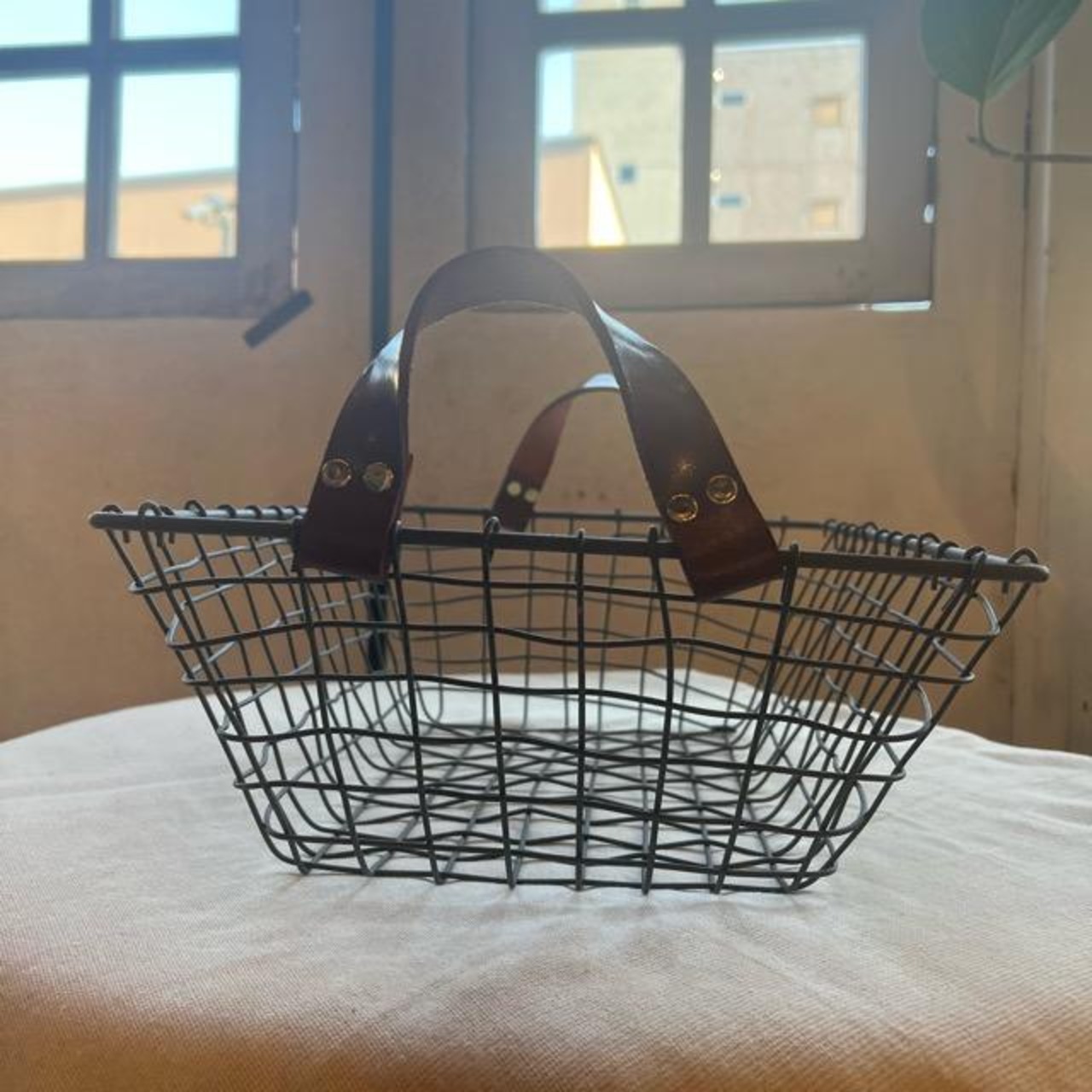 Large leather rectangular wire basket　