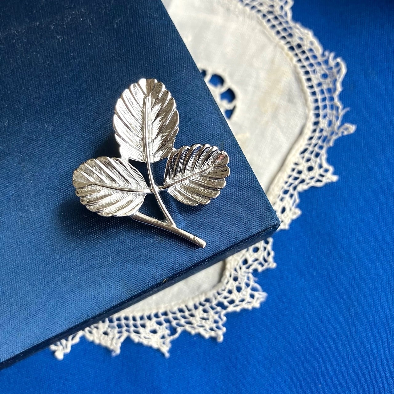 Sarah Coventry | LEO VINTAGE レオヴィンテージ