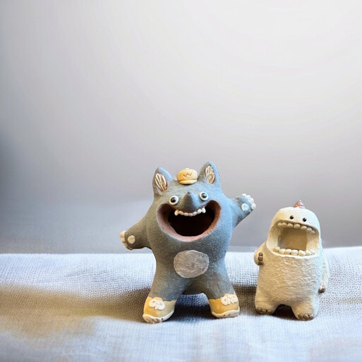 松本良太 陶器 スニーカーウルフ | teshigotoya ねむの木の豆