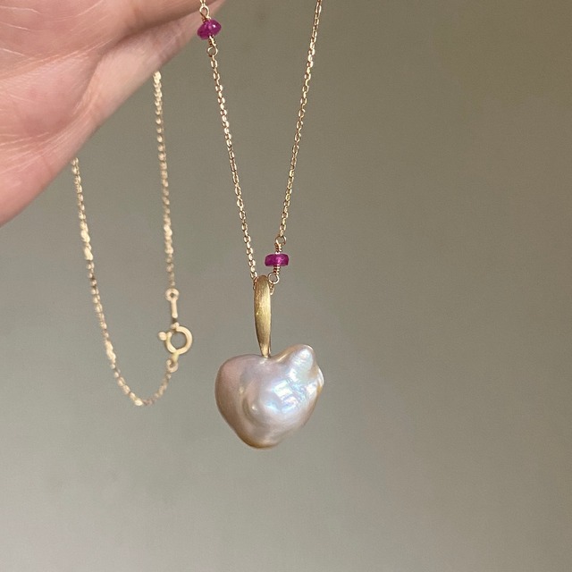 K18 South Sea Pearl -Keshi Pendant Head＜Heart＞／18金製×南洋ケシパールのペンダントトップ＜ハート＞