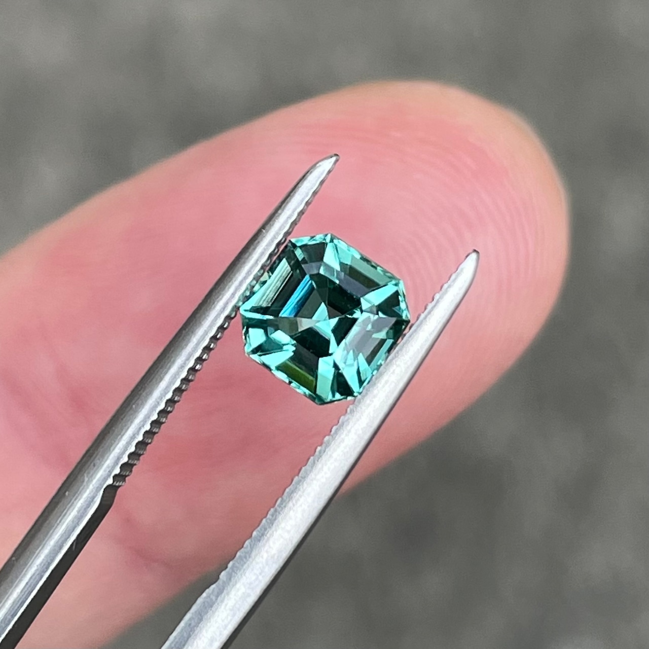 ラグーントルマリン アッシャーカット6x6mm, 1.15ct ナイジェリア産