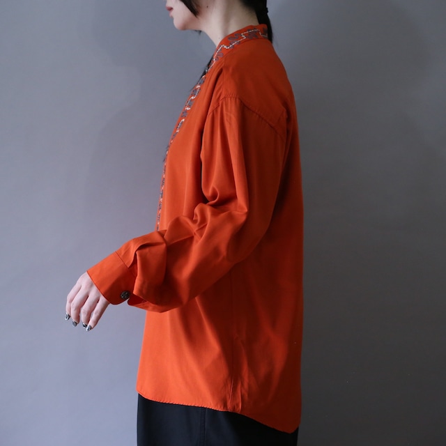 "刺繍" band collar and fry-front design good coloring shirt