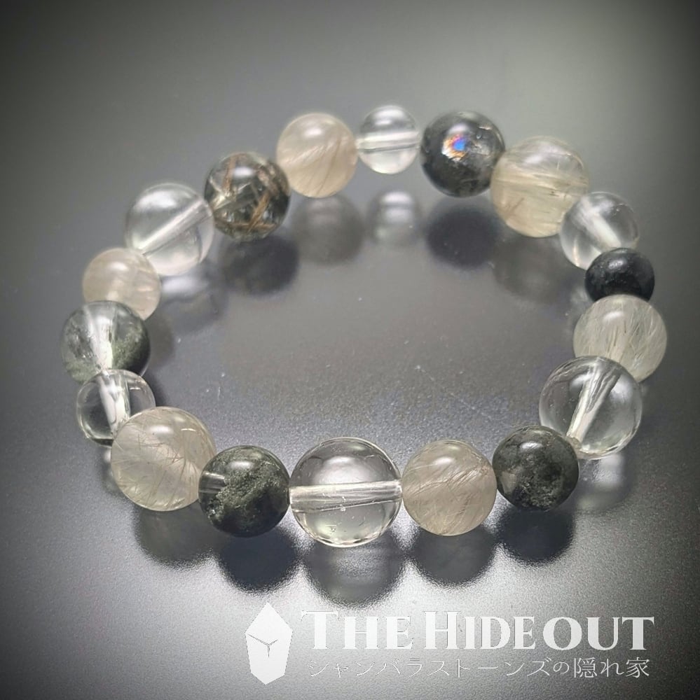 ヒマラヤ産鉱物アクセサリー027 ヒマラヤ水晶ブレスレット内包物入り 三色の織り成す奇跡 To Be Continuted