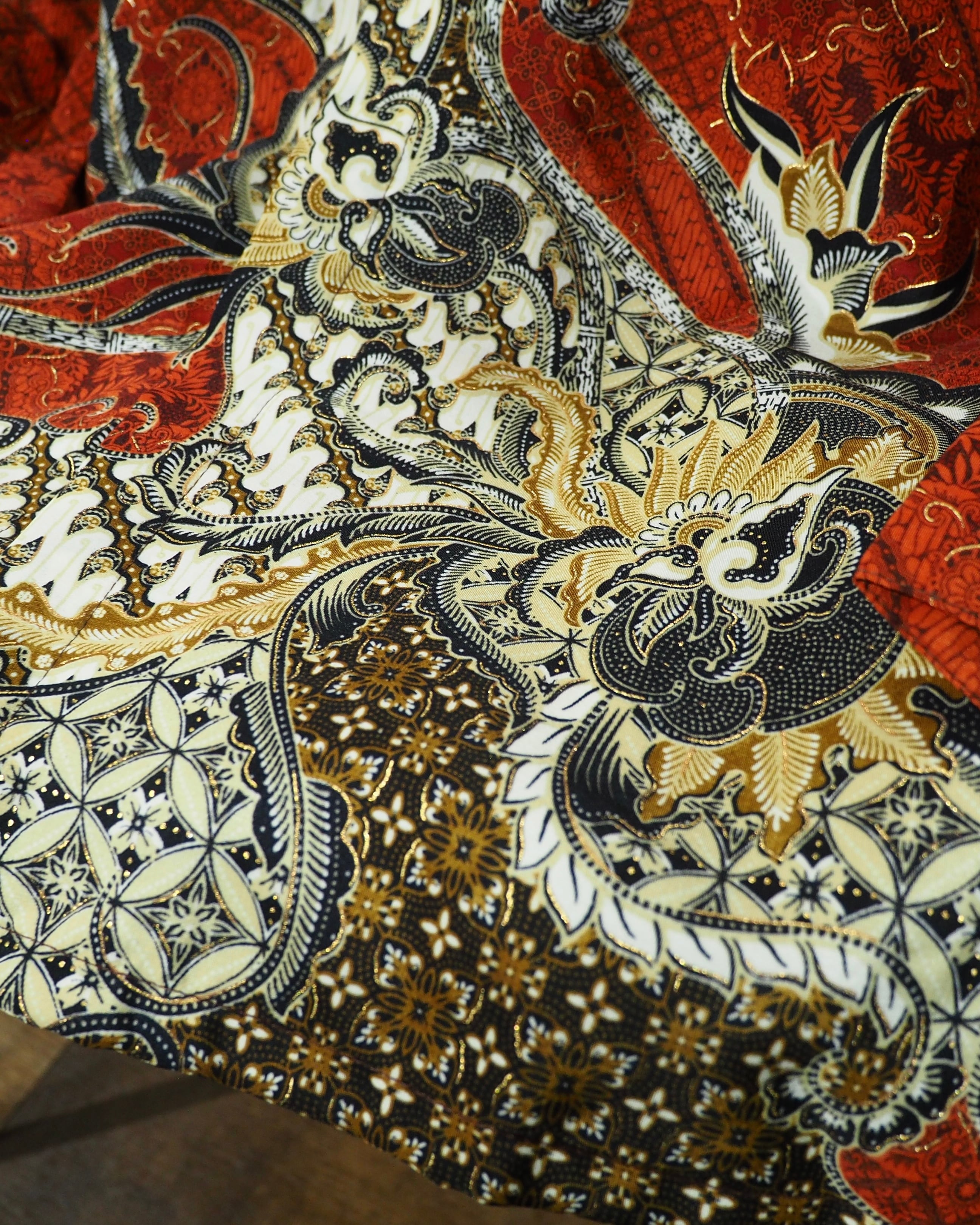 " 絢爛 " Beautiful Oriental Batik Flower Pattern Vintage Drape Loose Shirt
