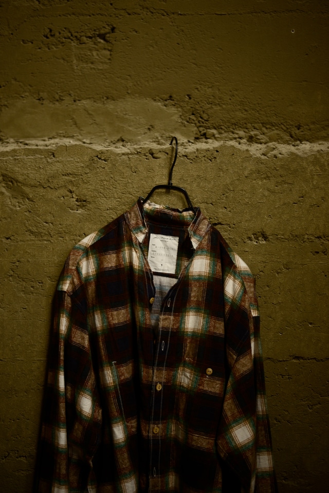 blackbird / cut off collar shirt (check Green)