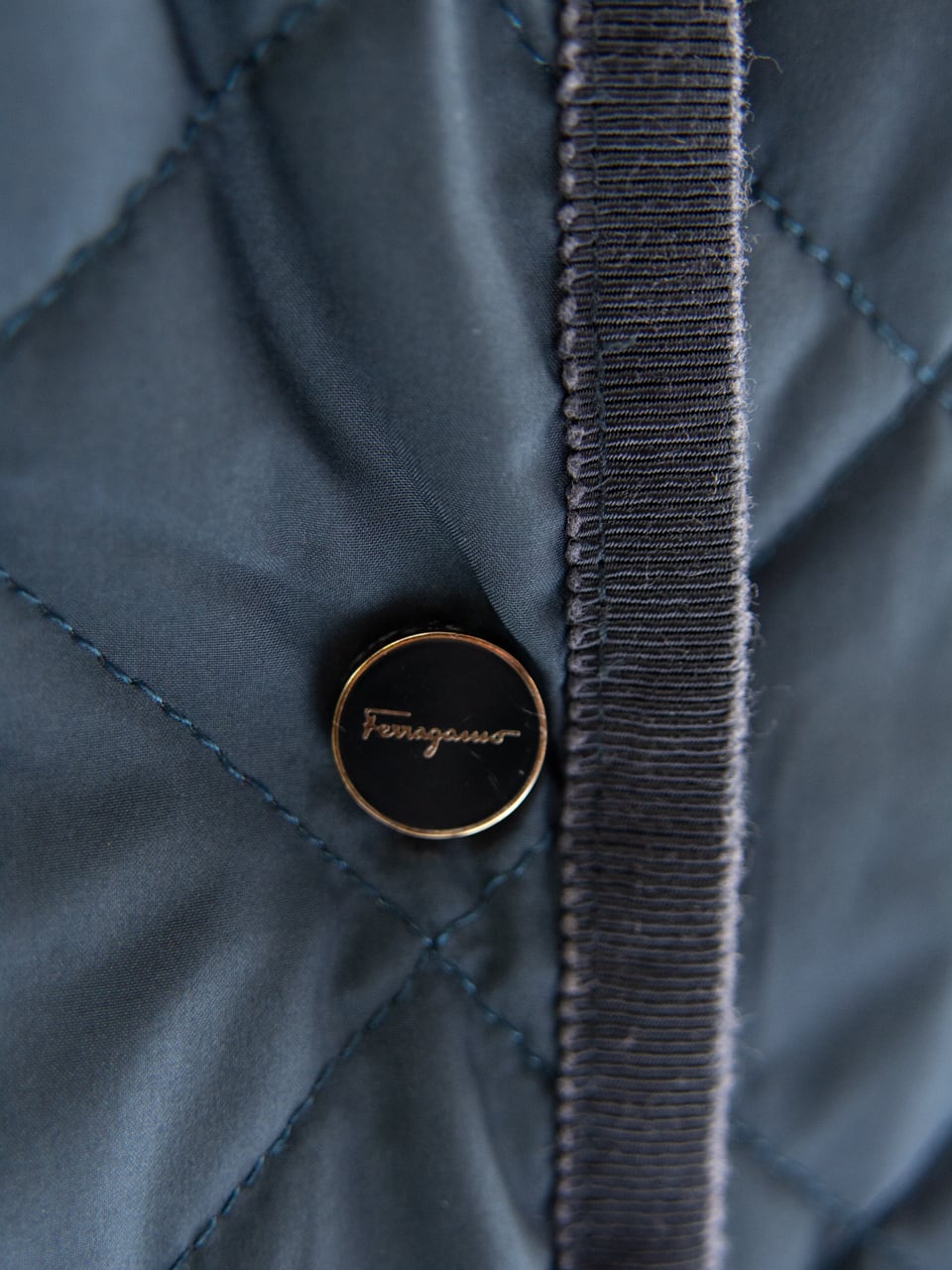 【Salvatore Ferragamo】Made in Italy 100%Polyester Quilting Jacket(サルヴァトーレ フェラガモ イタリア製 中綿入りポリエステルキルティングジャケット)