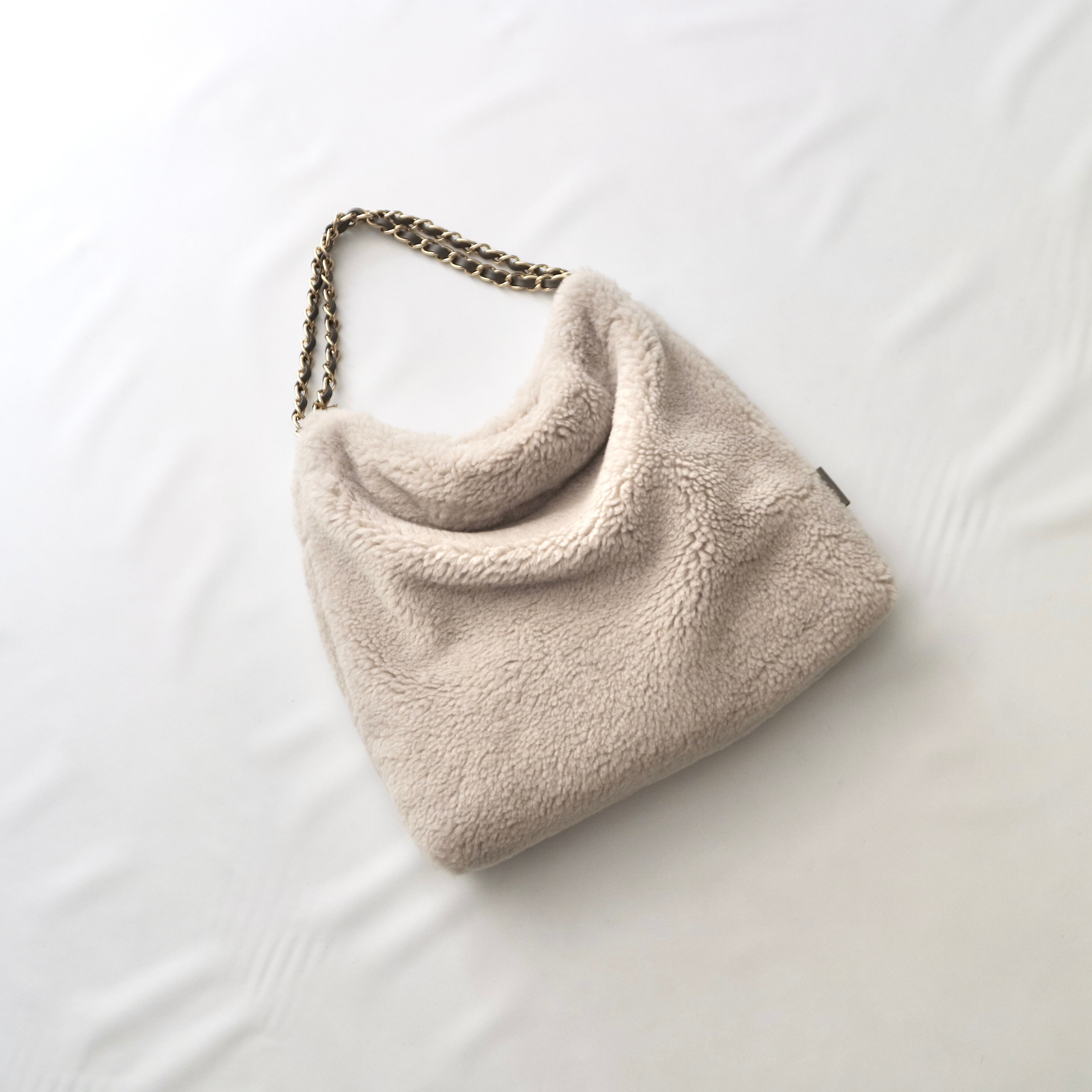 VIOLAd'ORO ヴィオラドーロ】-ELMO- ECO MOUTON FUR CHAIN HANDLE BAG