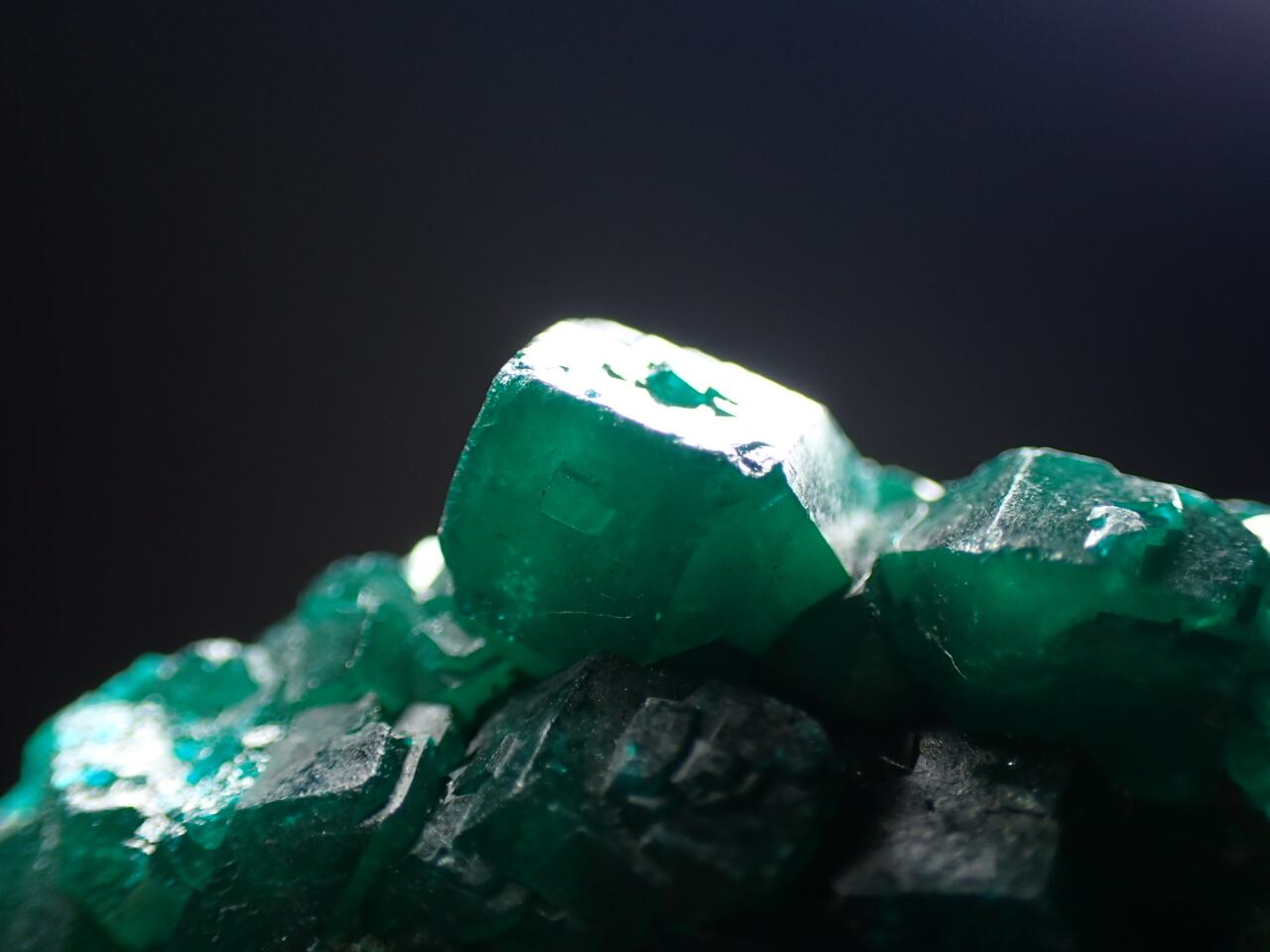 コンゴ共和国産 ダイオプテーズ/Dioptase 原石 A-DPT052 | 鉱物