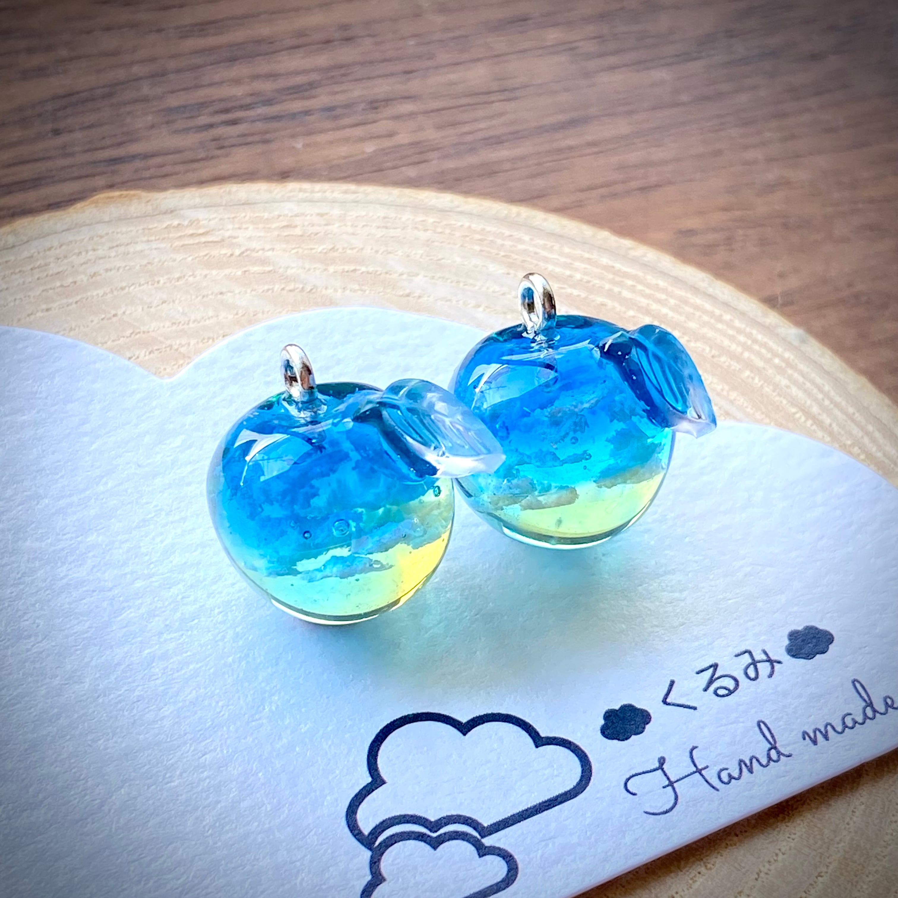 レジンピアス イヤリング 青空 りんごちゃん a | Pay ID