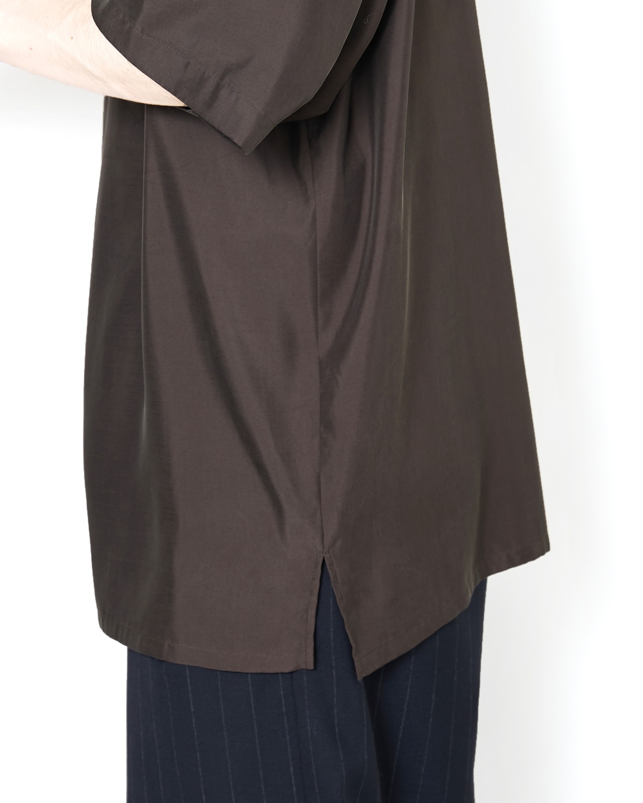 ssstein "CUPRO TWILL OVERSIZED OPEN COLLAR SS SHIRT〔DARK BROWN〕"