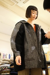 Roberta di comerino レーザーニットコート