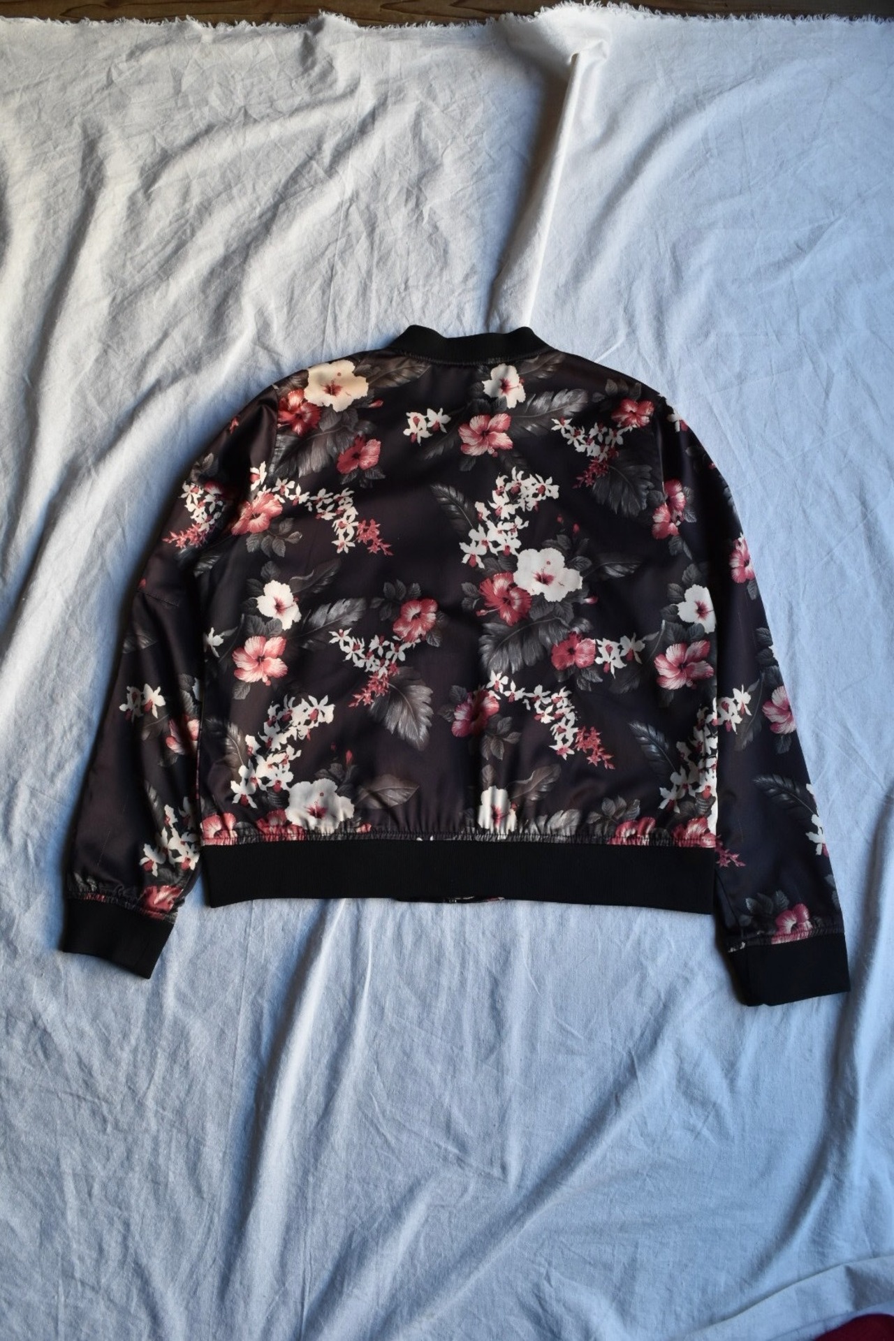 Black flower pattern blouson