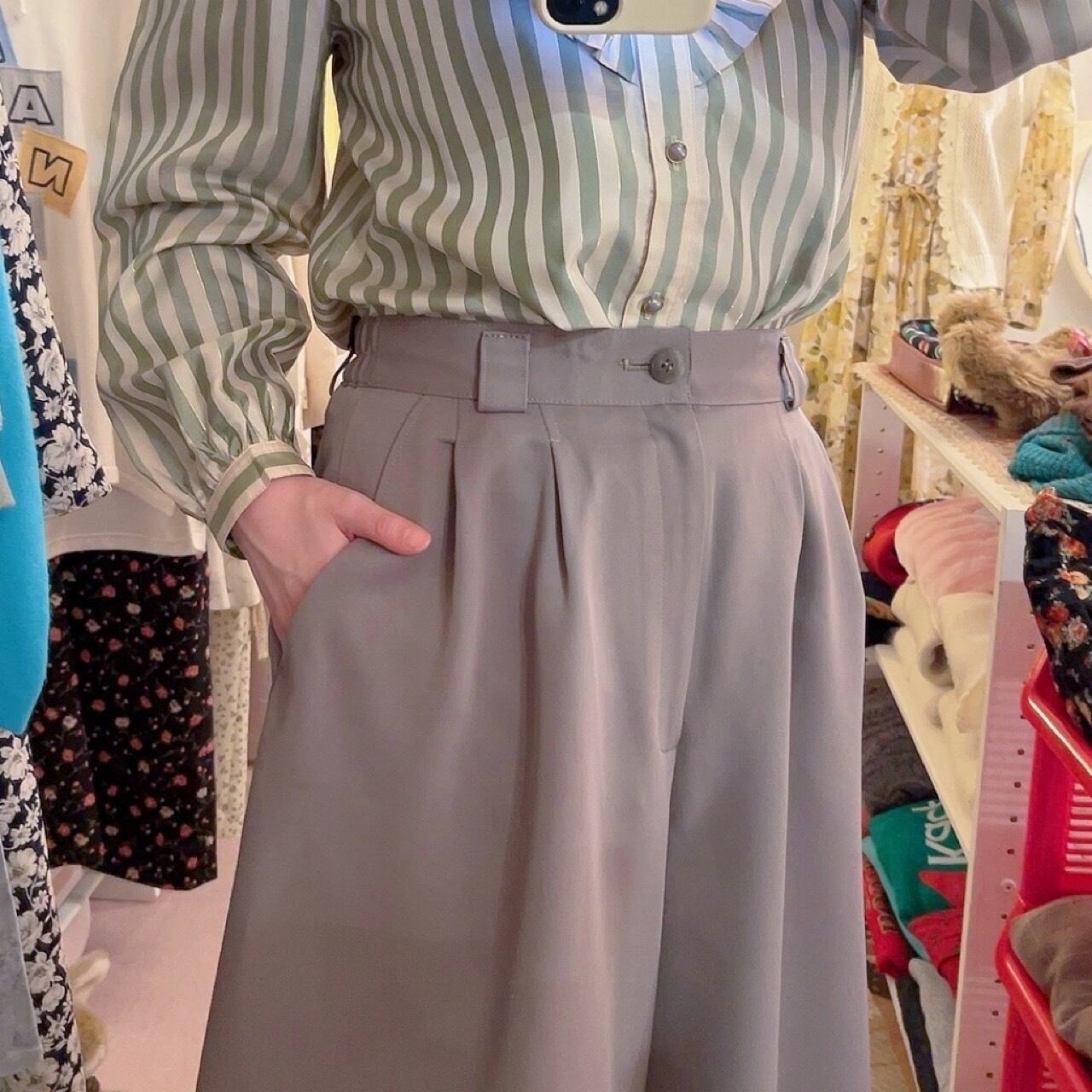 gray beige flare half pants