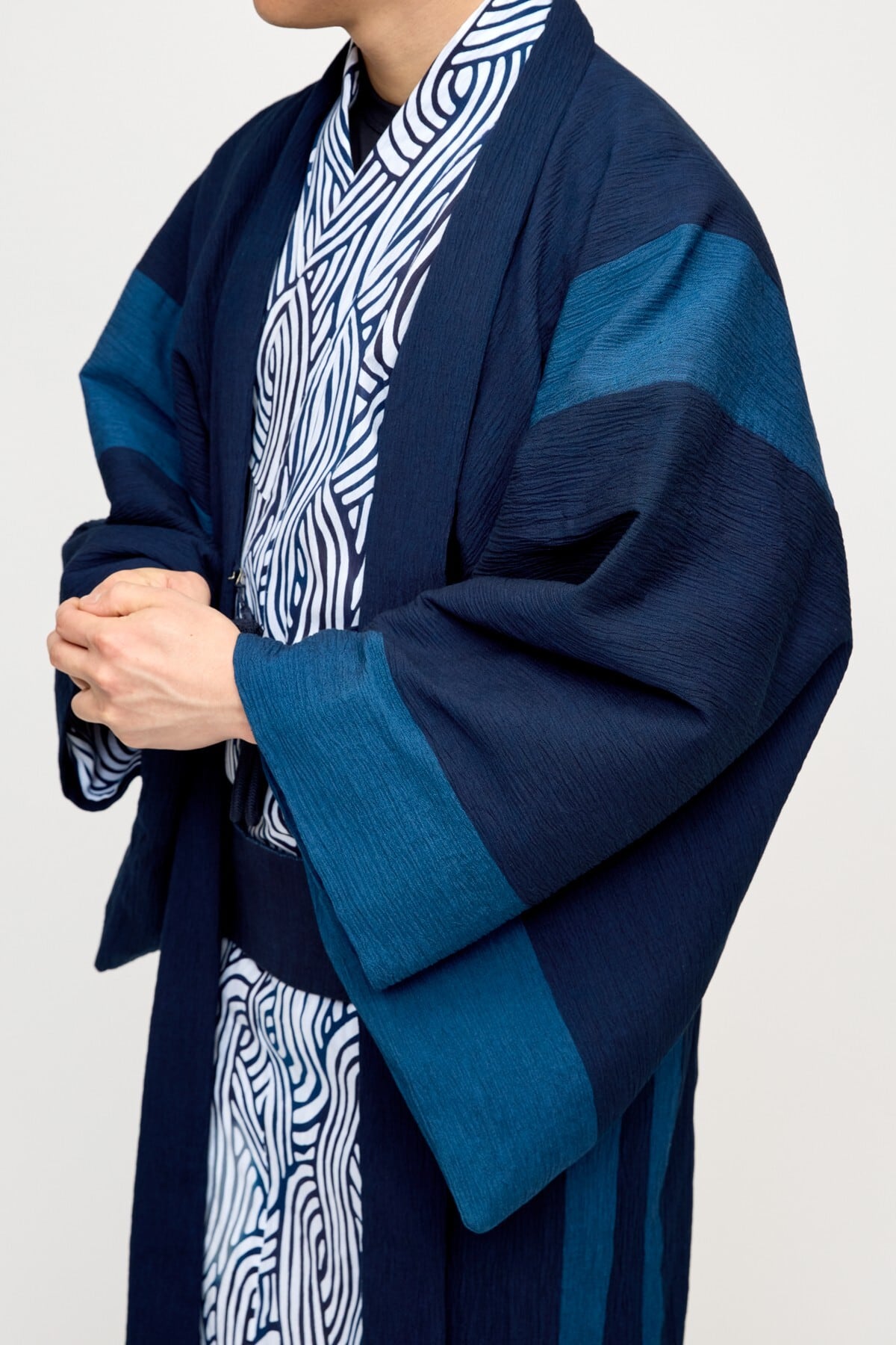 羽織 / 片貝綿ちぢみ / 七三 / 紺濃淡（With tailoring） | Y. & SONS