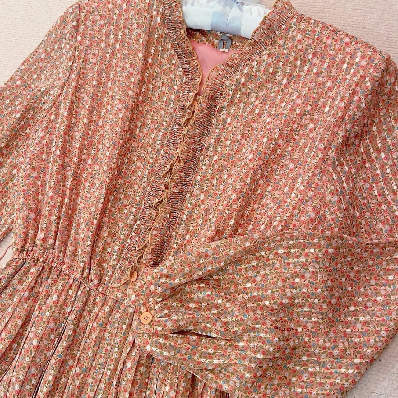 orange mini flower pleats one-piece