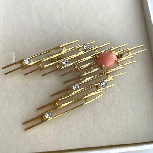 ゴールド　カラー　コーラル　ブローチ