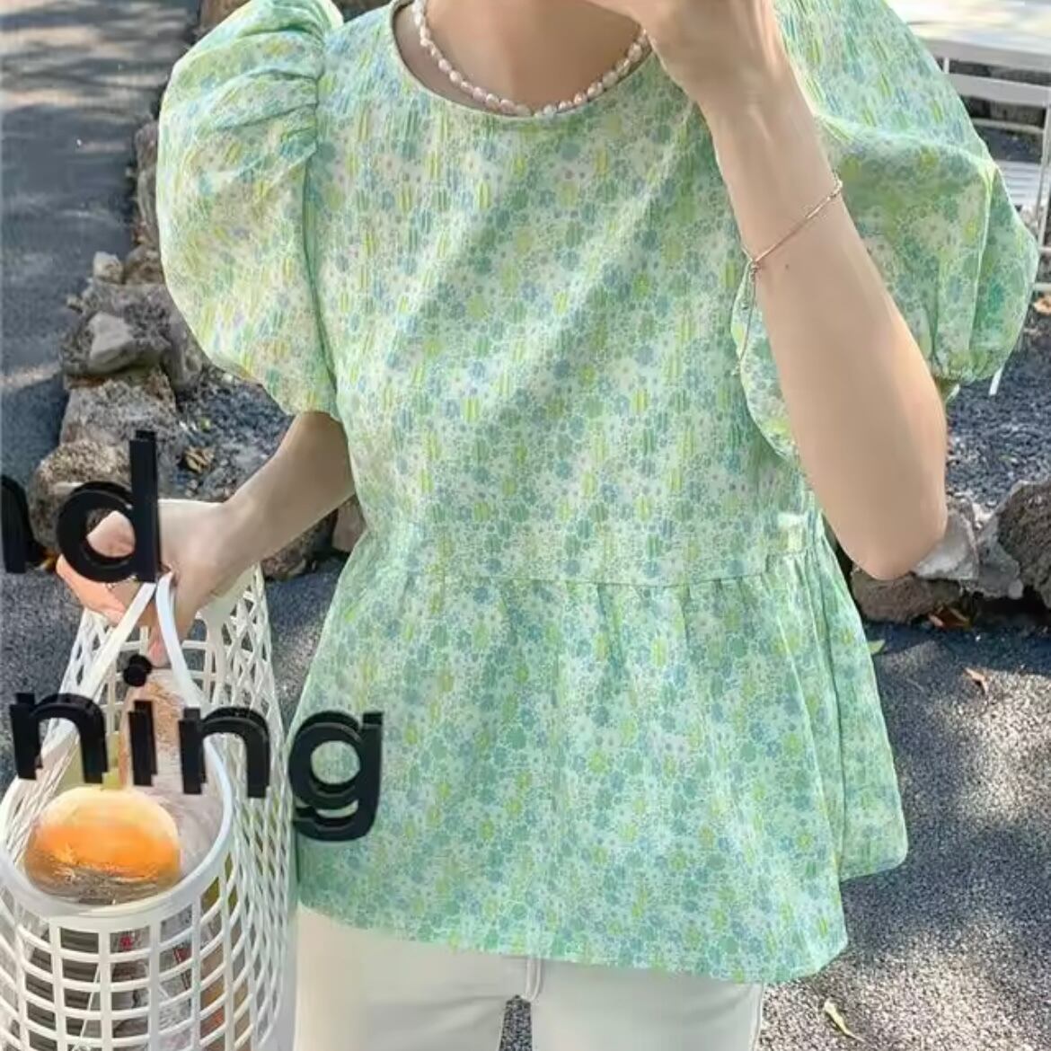 パフスリーブバックリボンブラウス