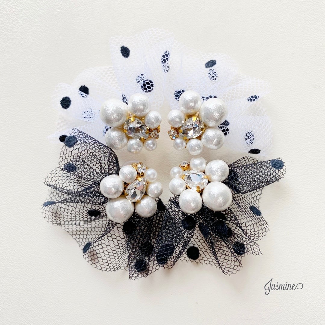 大ぶり コットンパールビジュー×ドットチュール ピアス | Jasmine