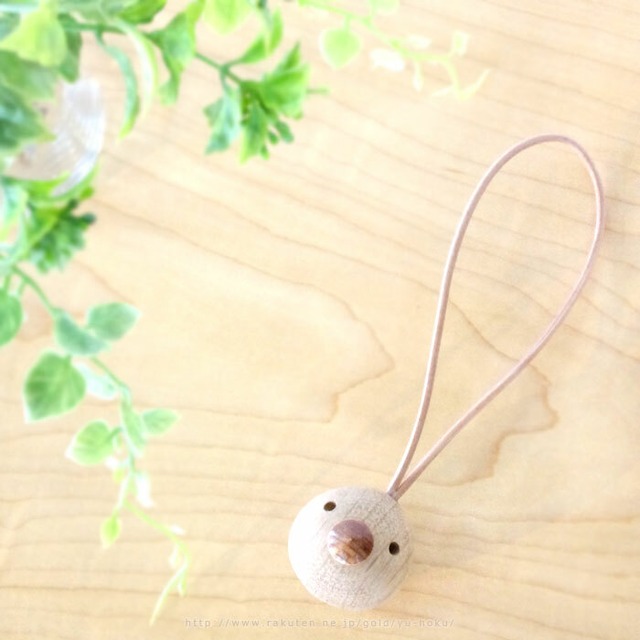 旭川クラフト 鈴入りキーホルダー ピヨピヨ 三浦木地 どこから鈴を入れたのか不思議な 職人技の光るかわいい木製キーホルダー 鍵は勿論 鞄に付けてバックチャームとしても お土産 プレゼント ギフトにも レターパック配送可 クラフト舘 雄大な北の大地