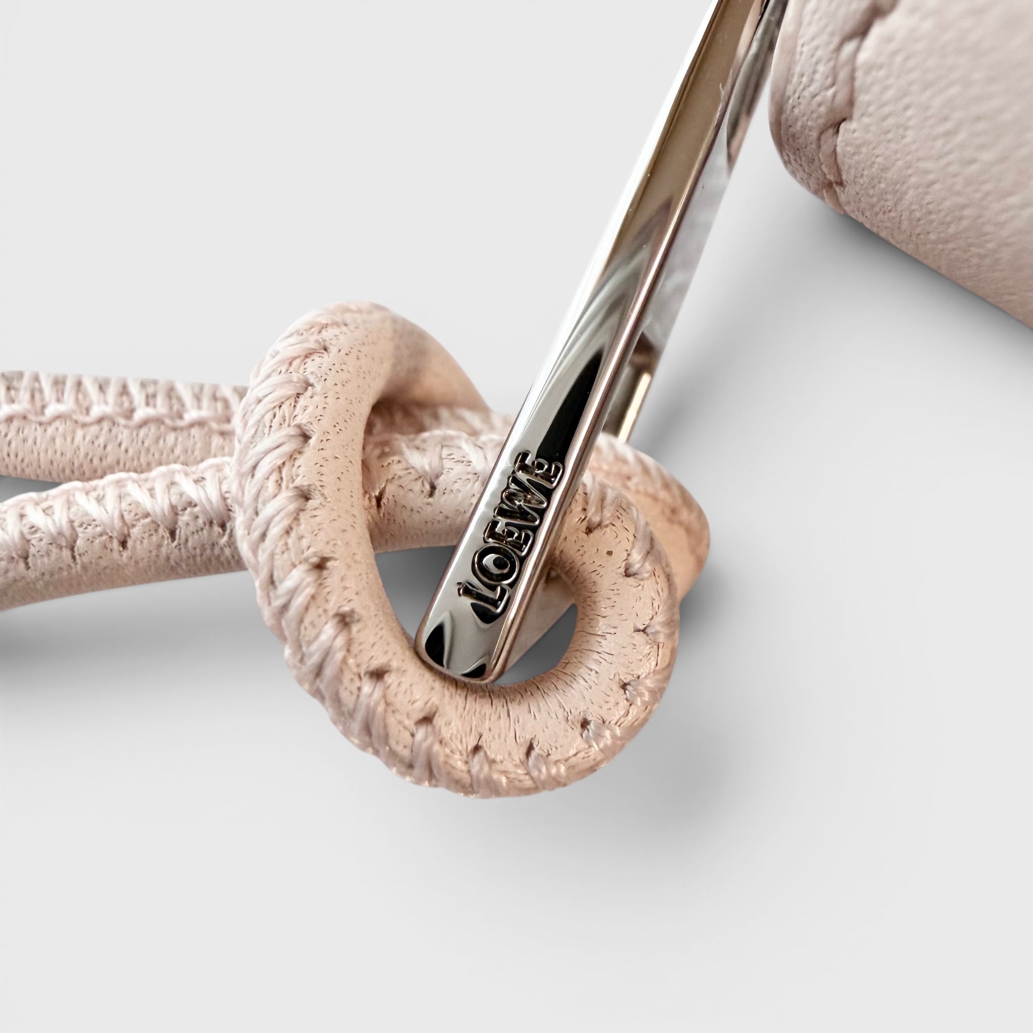 LOEWE Daisy Zip Coin Purse Pink | BRAND RESORT Online |【公式