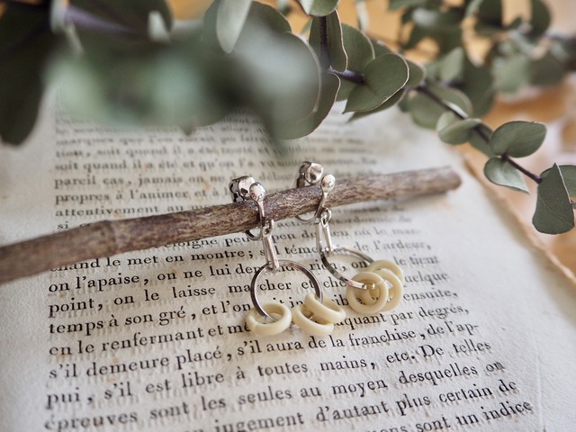 1980's ~ 1990's Vintage circle earring