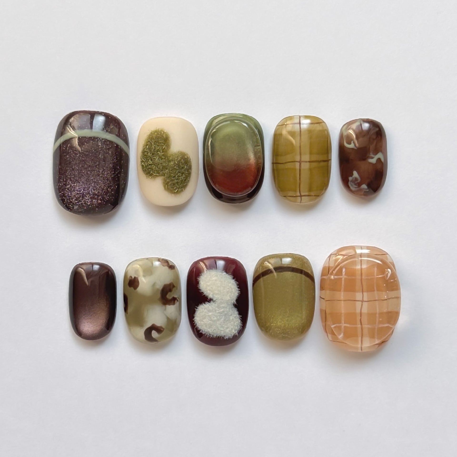 s o u ｜カジュアルなオーダーメイドネイルチップ