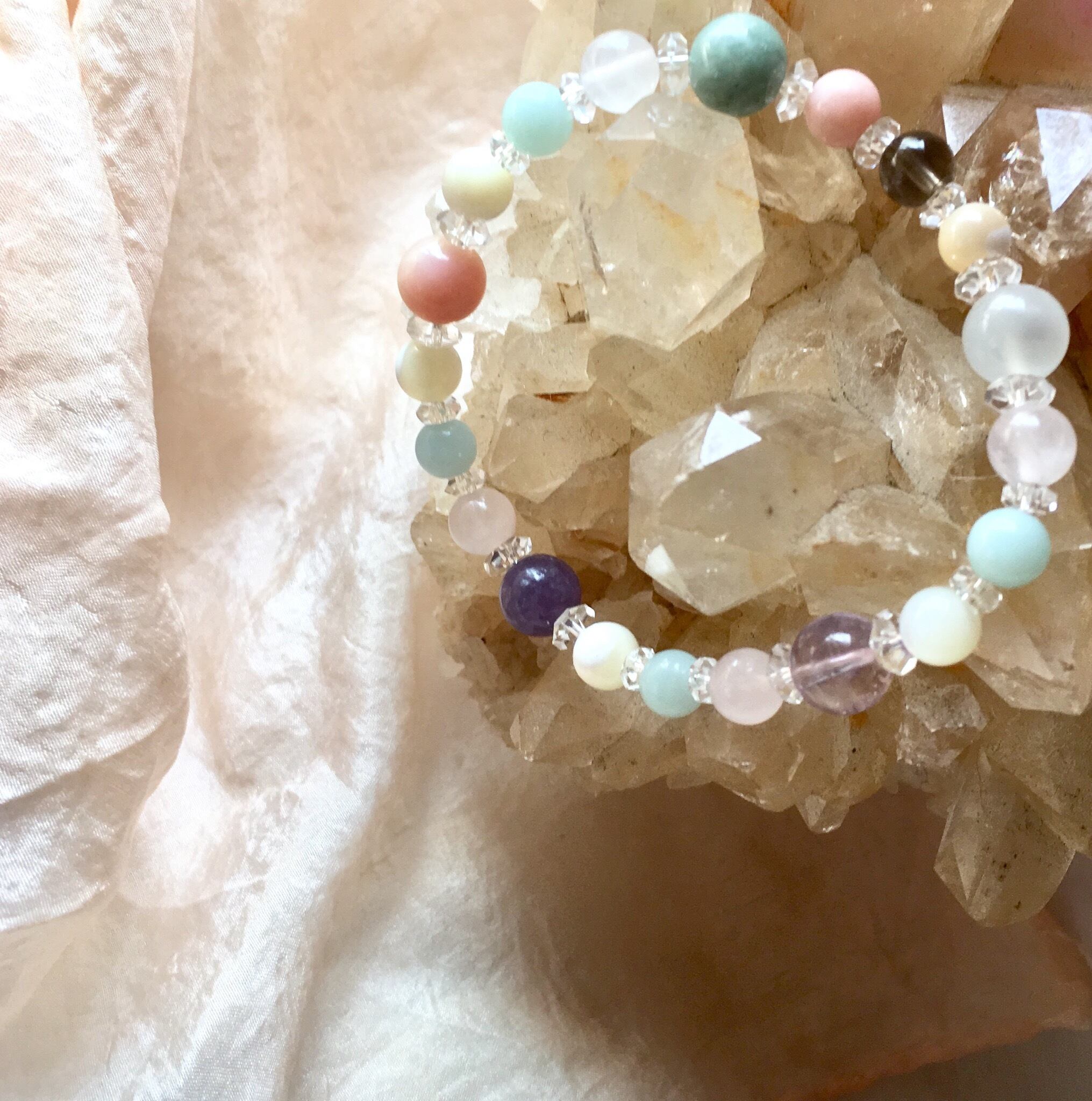 Kuan Yin クァンイン gemstone bracelet 