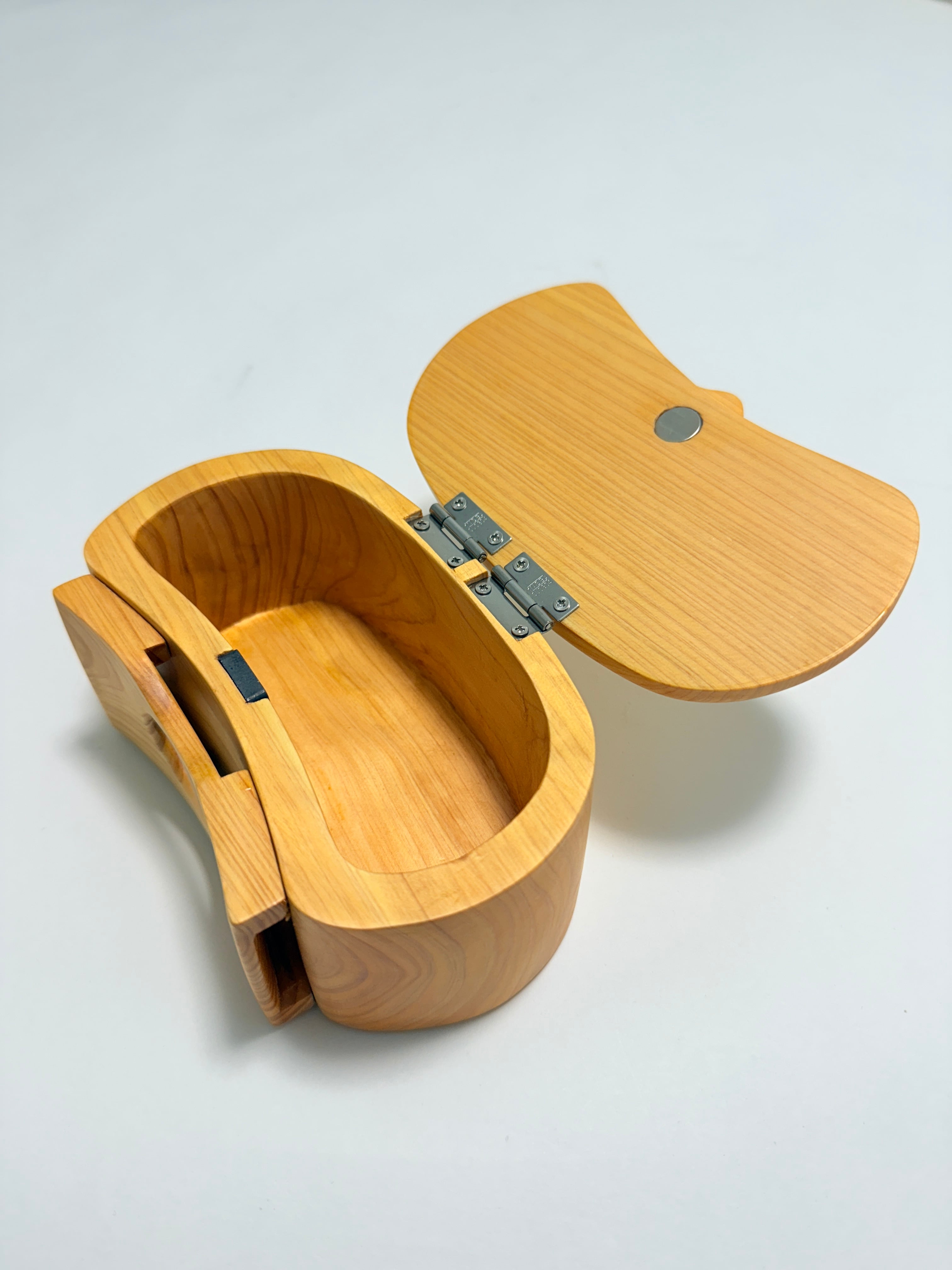 ヒノキ丸型くり抜き UROKODO餌箱 落とし込み、ヘチ釣り、前打ち用餌箱