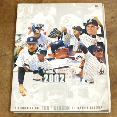 4322M2 Official 2002 New York Yankees Team Year Book ニューヨーク・ヤンキース デレク・ジーター バーニー・ウィリアムズ マリアノ・リベラ MLB メジャーリーグ 野球 古本 雑誌 書籍