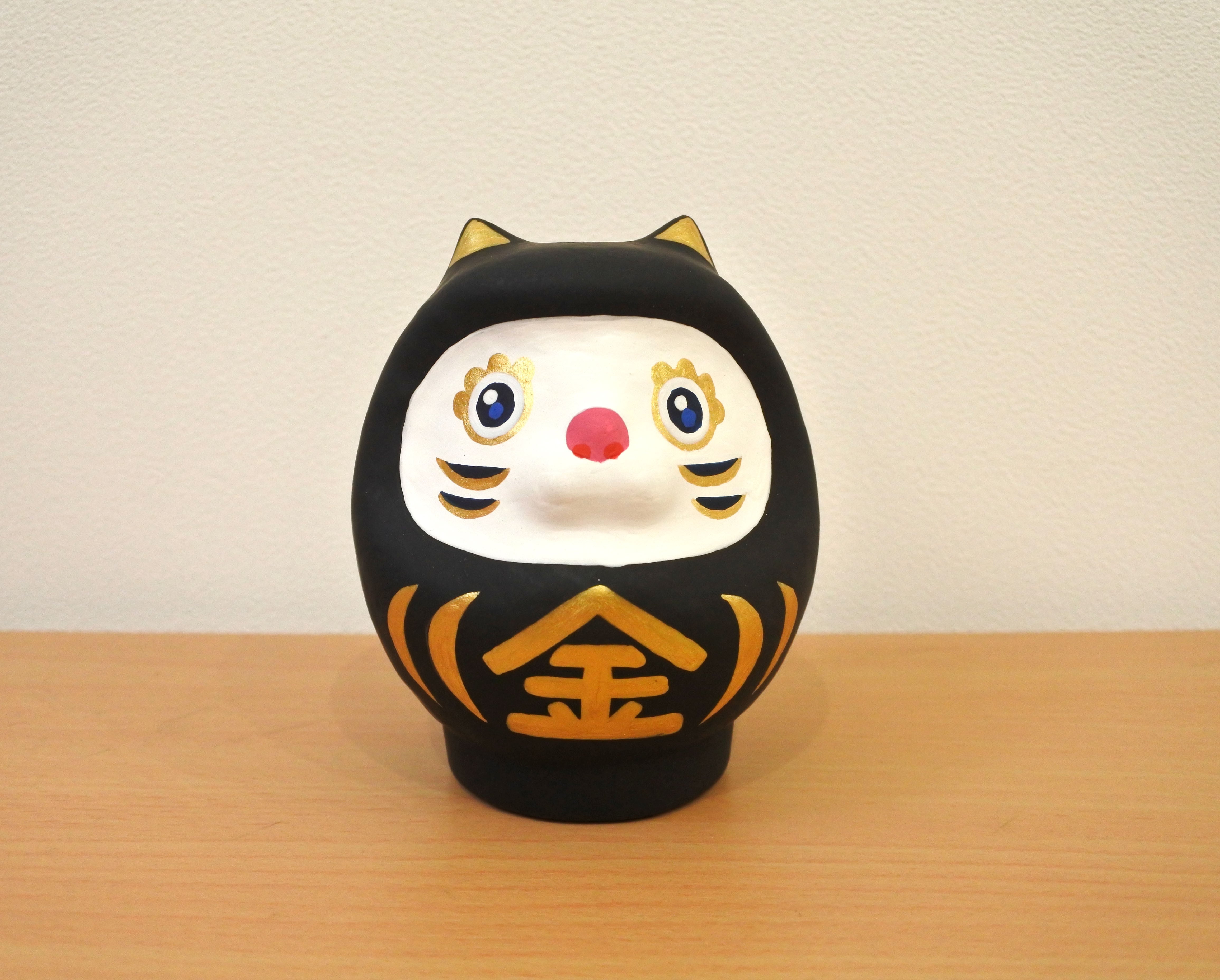 開運ねこだるま 黒金 | ai sayama