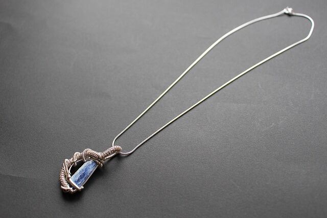 Kyanite silver925 wirewrapping pendant