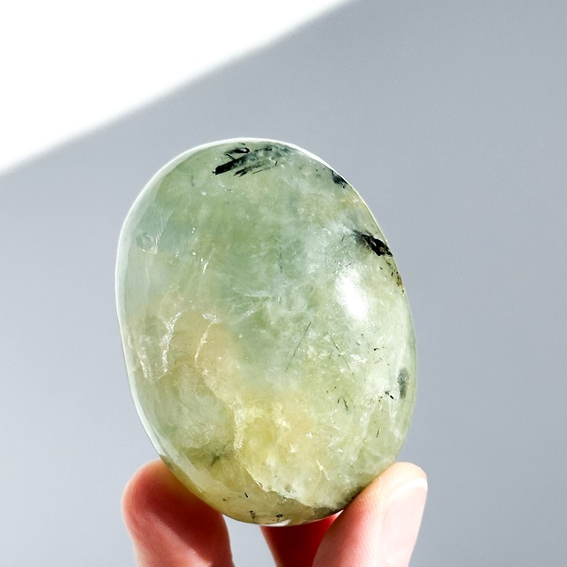 プレナイト パームストーン52◇ Prehnite ◇天然石・鉱物・パワーストーン