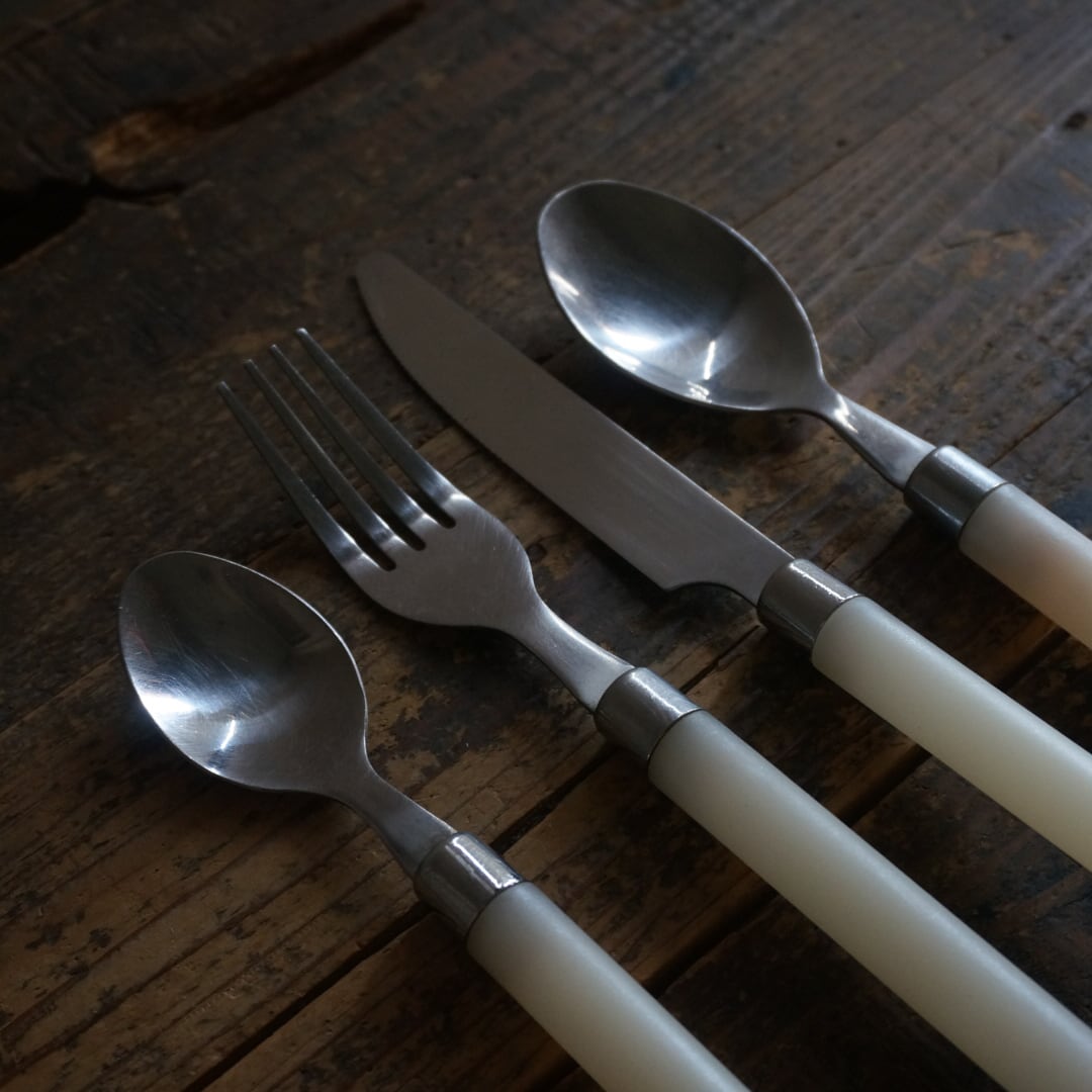 古いイタリアのカトラリーセット