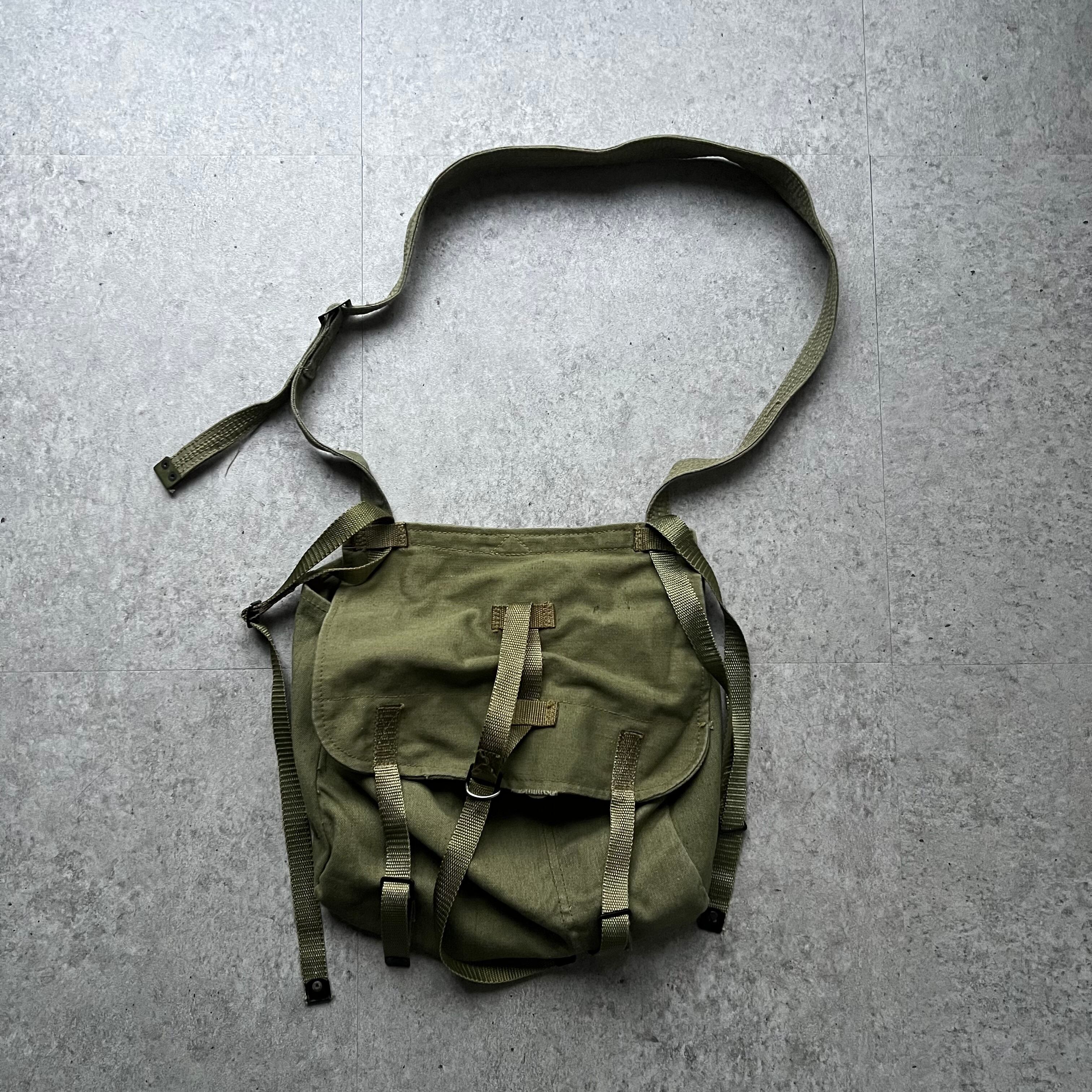 stussy ショルダーバッグ ニュースペーパーバッグ \