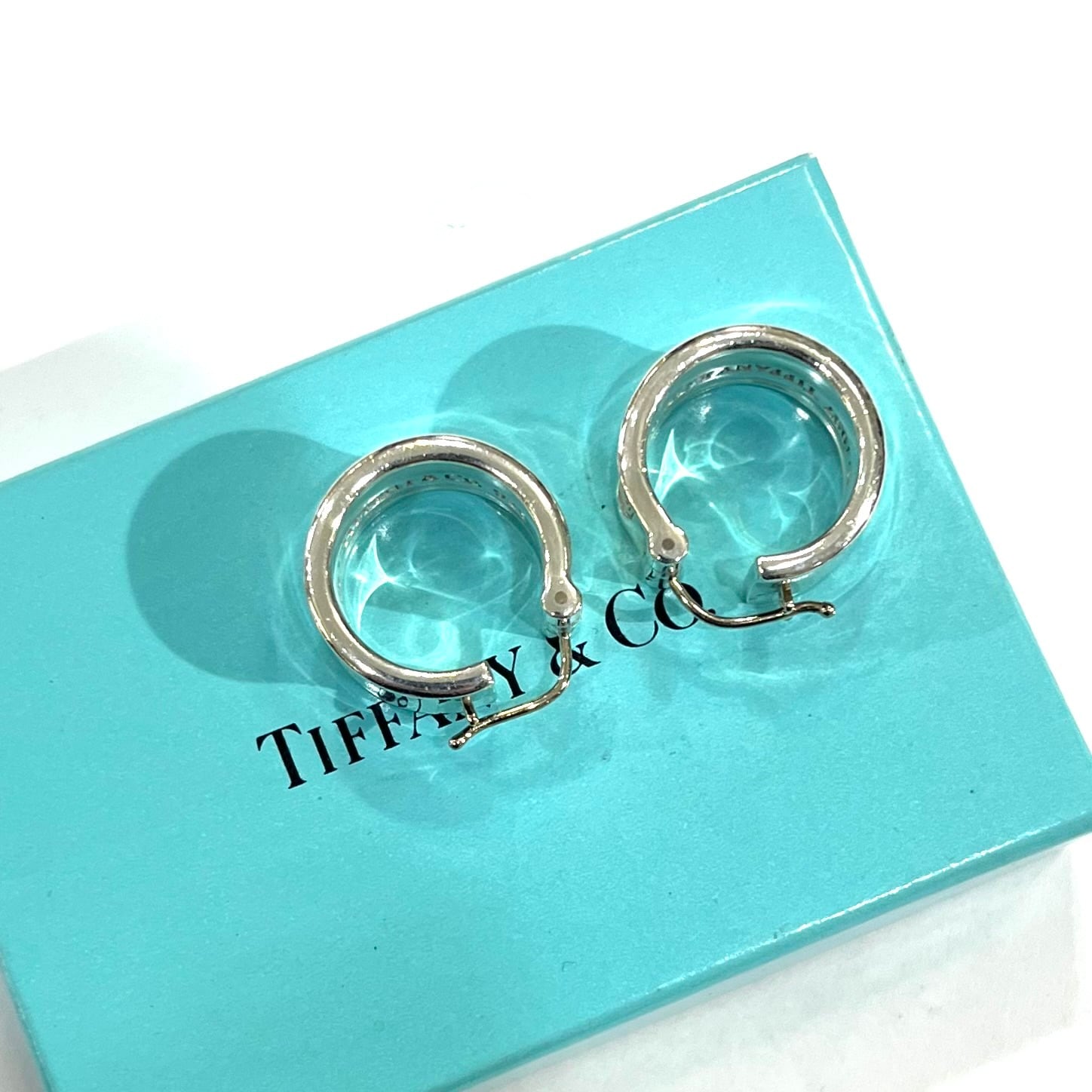 希少【TIFFANY&CO.】【ピアス】2635 T&CO SV925／1997刻印／重厚感ある