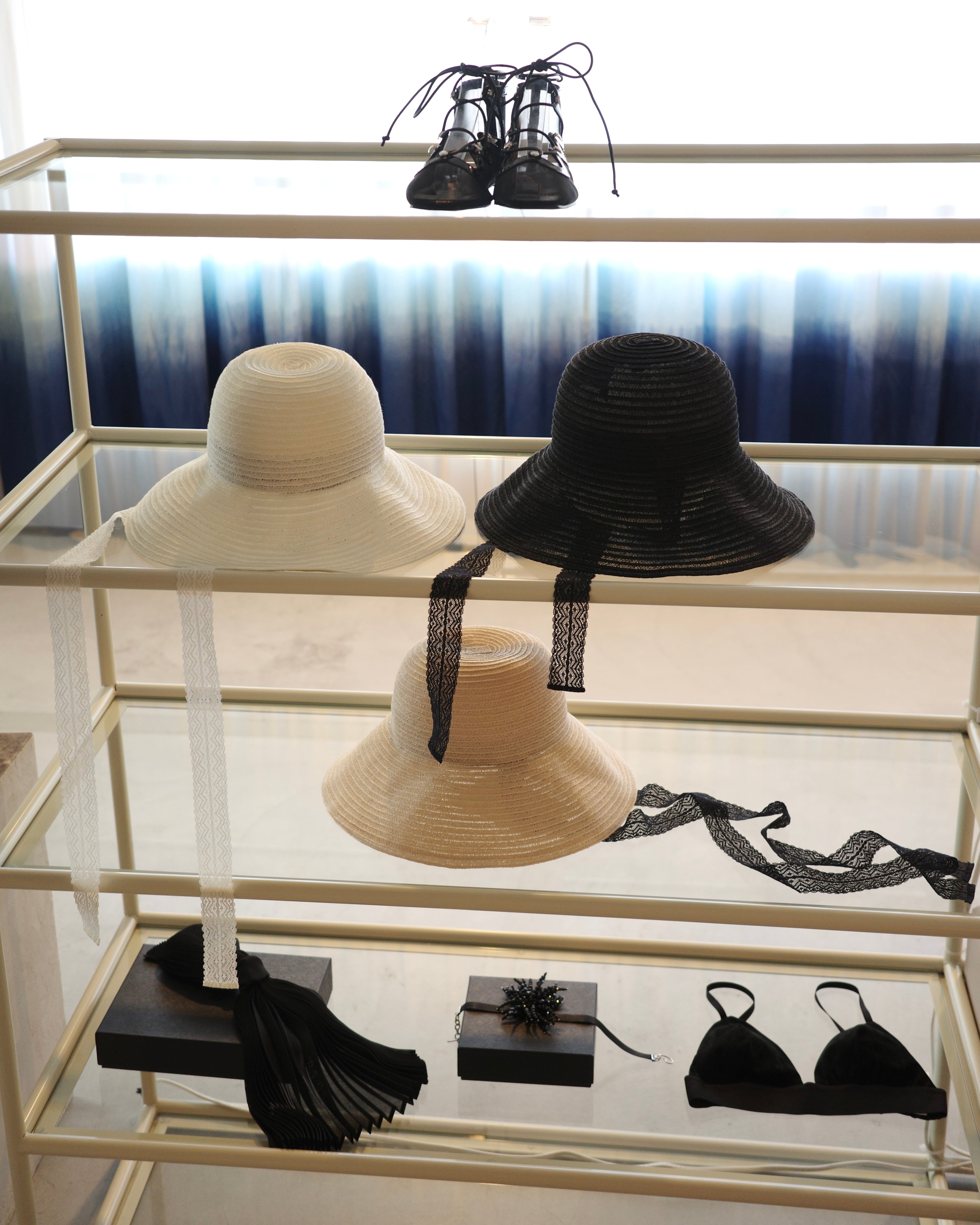 FETICO / STRAW HAT WITH LACE RIBBON | LA VILLA ROUGE