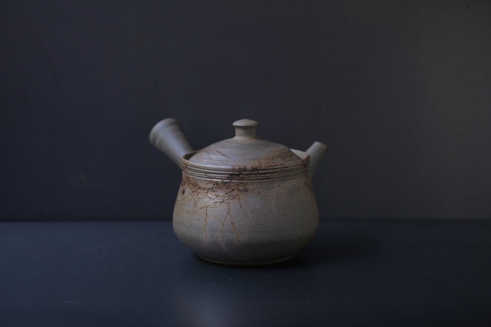 谷川仁 炭化藻がけ茶注 | 鎌倉倶楽部 茶寮