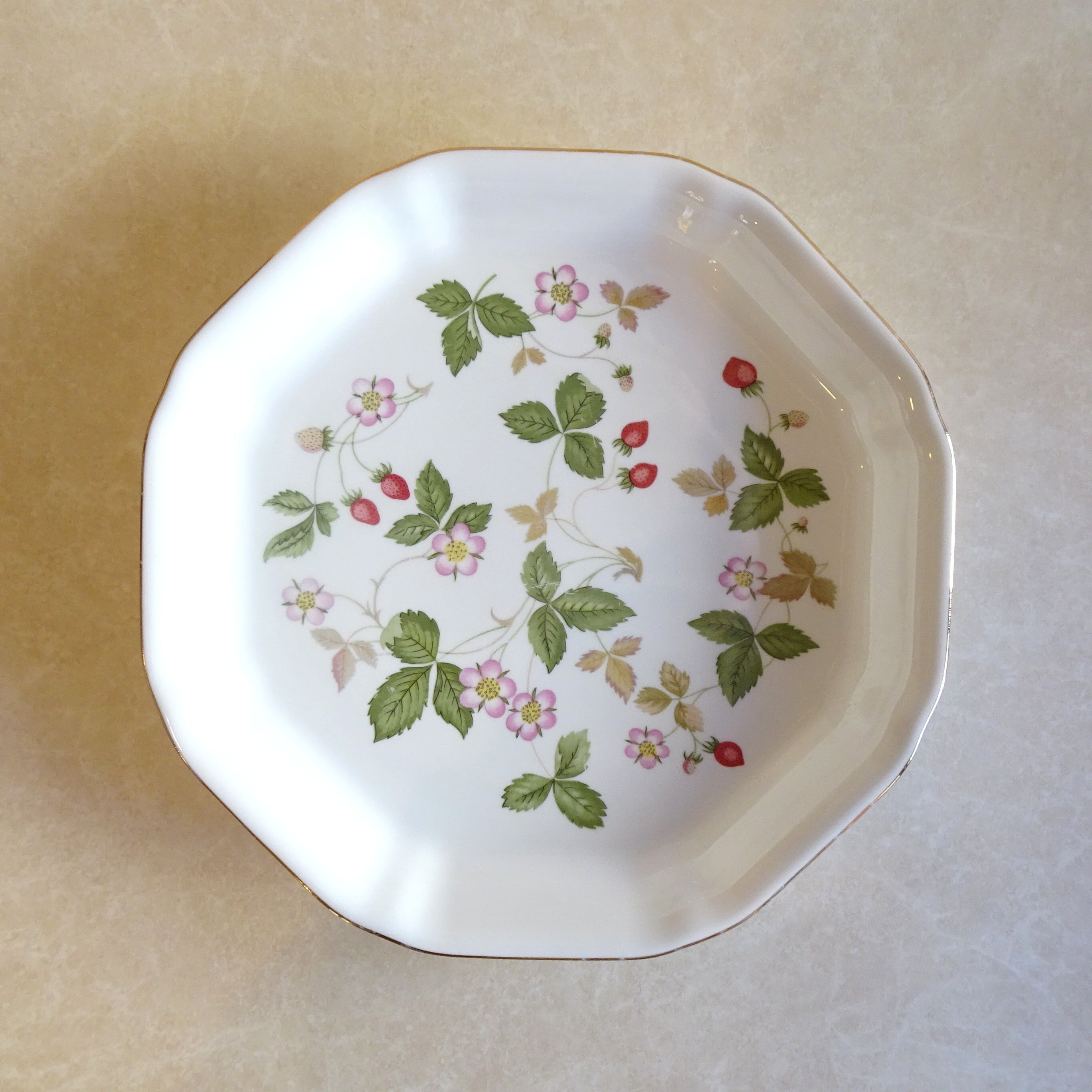 英国・ウェッジウッド オクトゴナルプレート