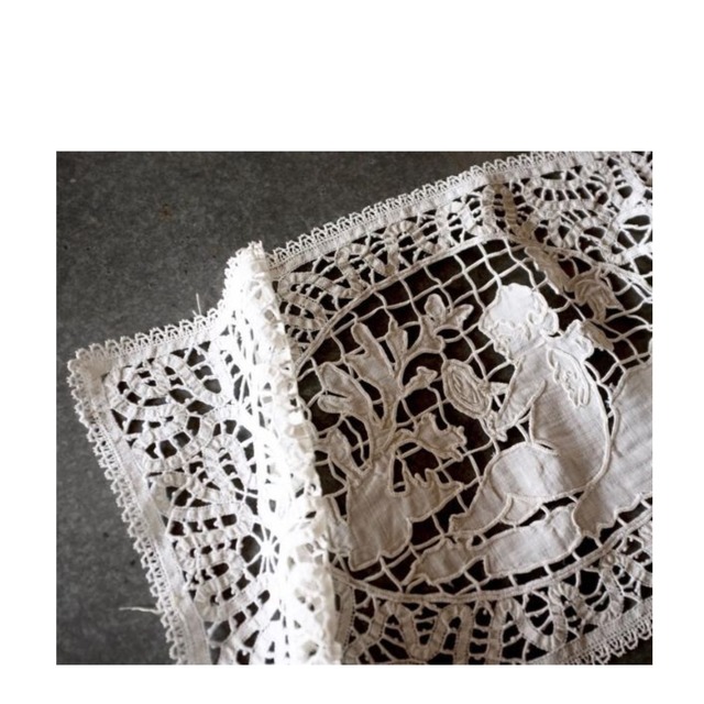 1900s France 57c リネン バルテュス的天使とテーブルセンター