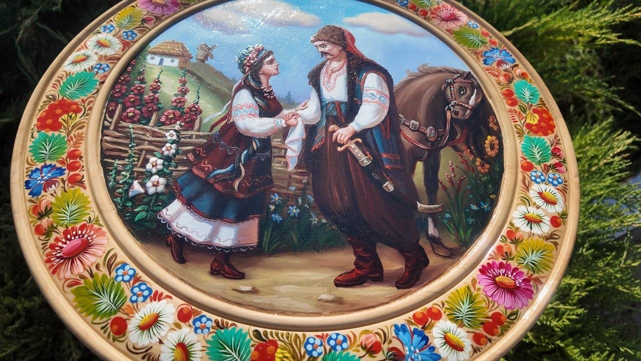 【コサックと少女】ペトリキウカ塗りのプレート　40cm - 5