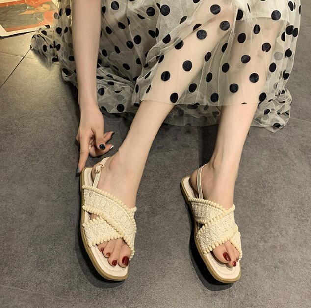ぺたんこ サンダル クロス ぽんぽん 大人可愛い カジュアル おしゃれ お出かけ Luluca 韓国トレンドファッションluluca ルルカ