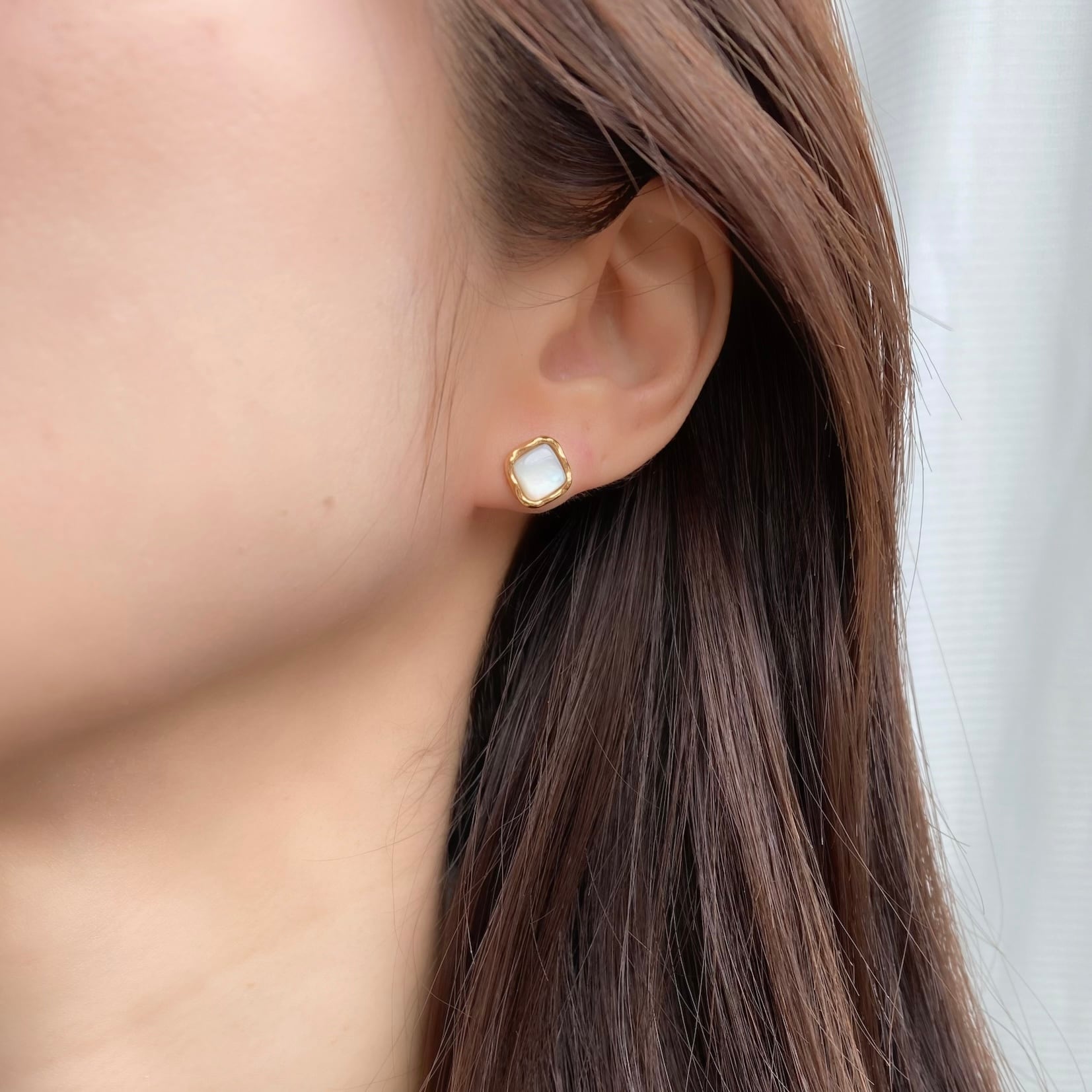 【michico】天然ホワイト×ブラック×アバロンシェルピアス michico】天然ホワイト×ブラック×アバロンシェルピアス アバロン