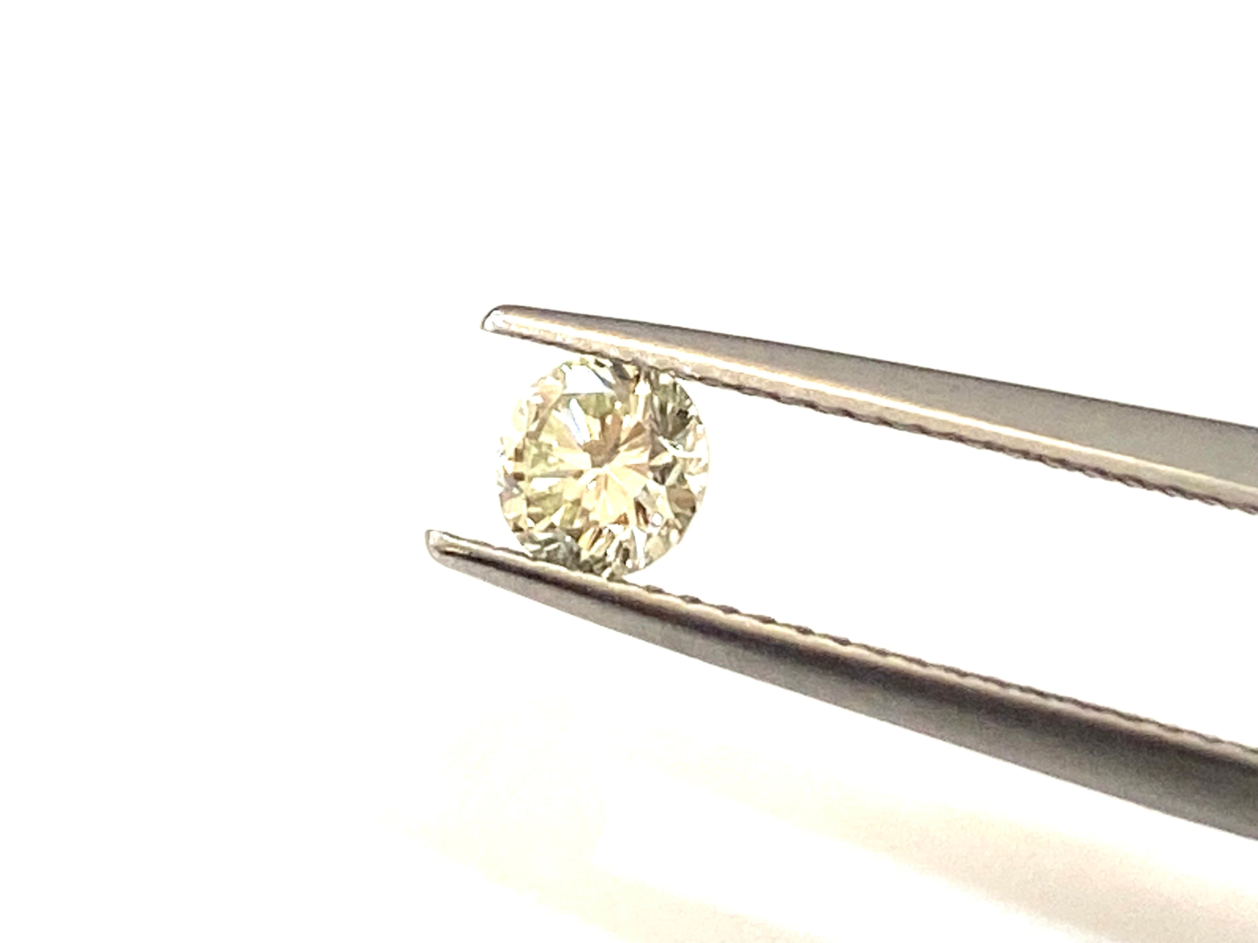 グリーンダイヤモンド（VERY LIGHT YELLOW GREEN）［No.M-8672