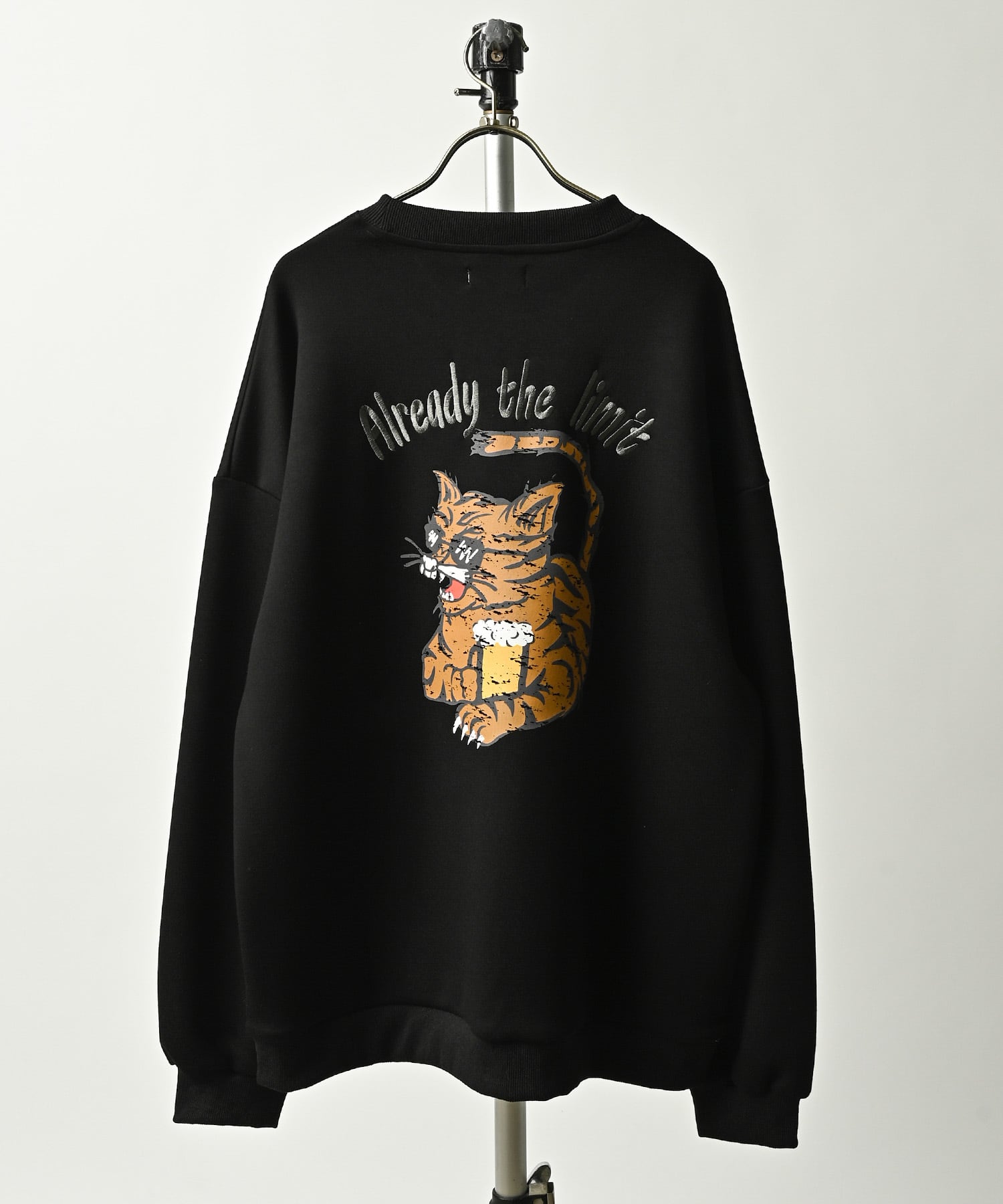 ATELANE Rayon mix ponte tiger print long sleeve pullover (BLK) 26A-14002