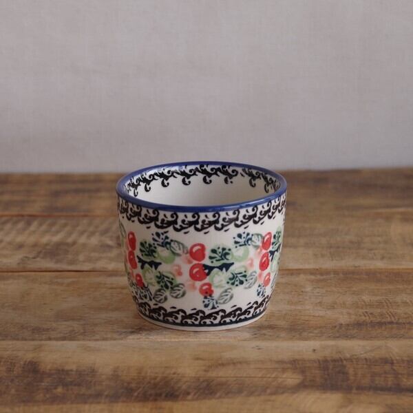 新品 ポーランド食器 ポーリッシュポタリー フリーカップ 蕎麦猪口 赤い木の実 ベリー柄 フルーツ柄 Gu14 Du158 ボレスワヴィエツ陶器 Boleslawiec 小鉢 北欧風 レトロ Flohmarkt フローマルクト