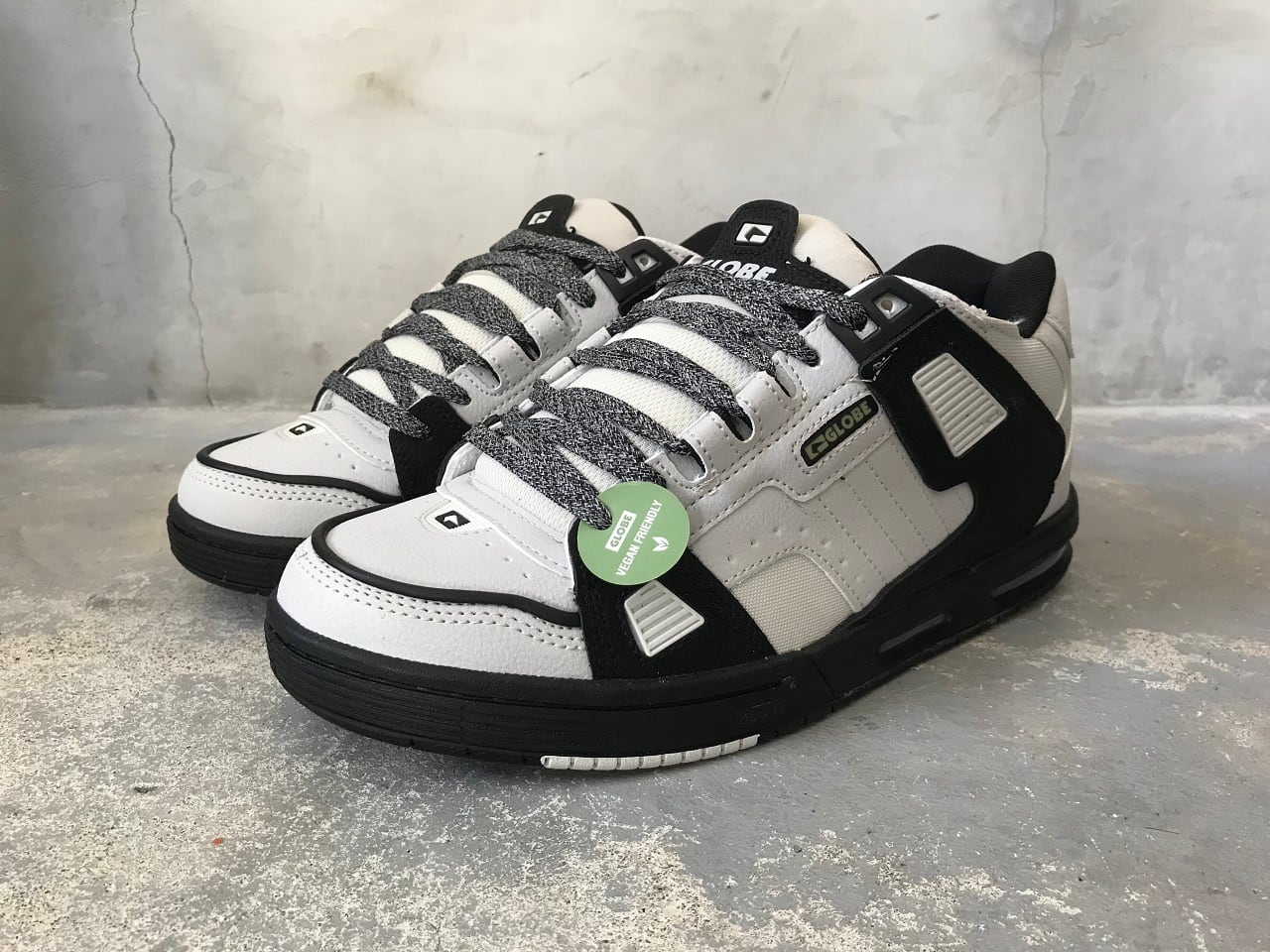 GLOBE SABRE ALLOY/BLACK