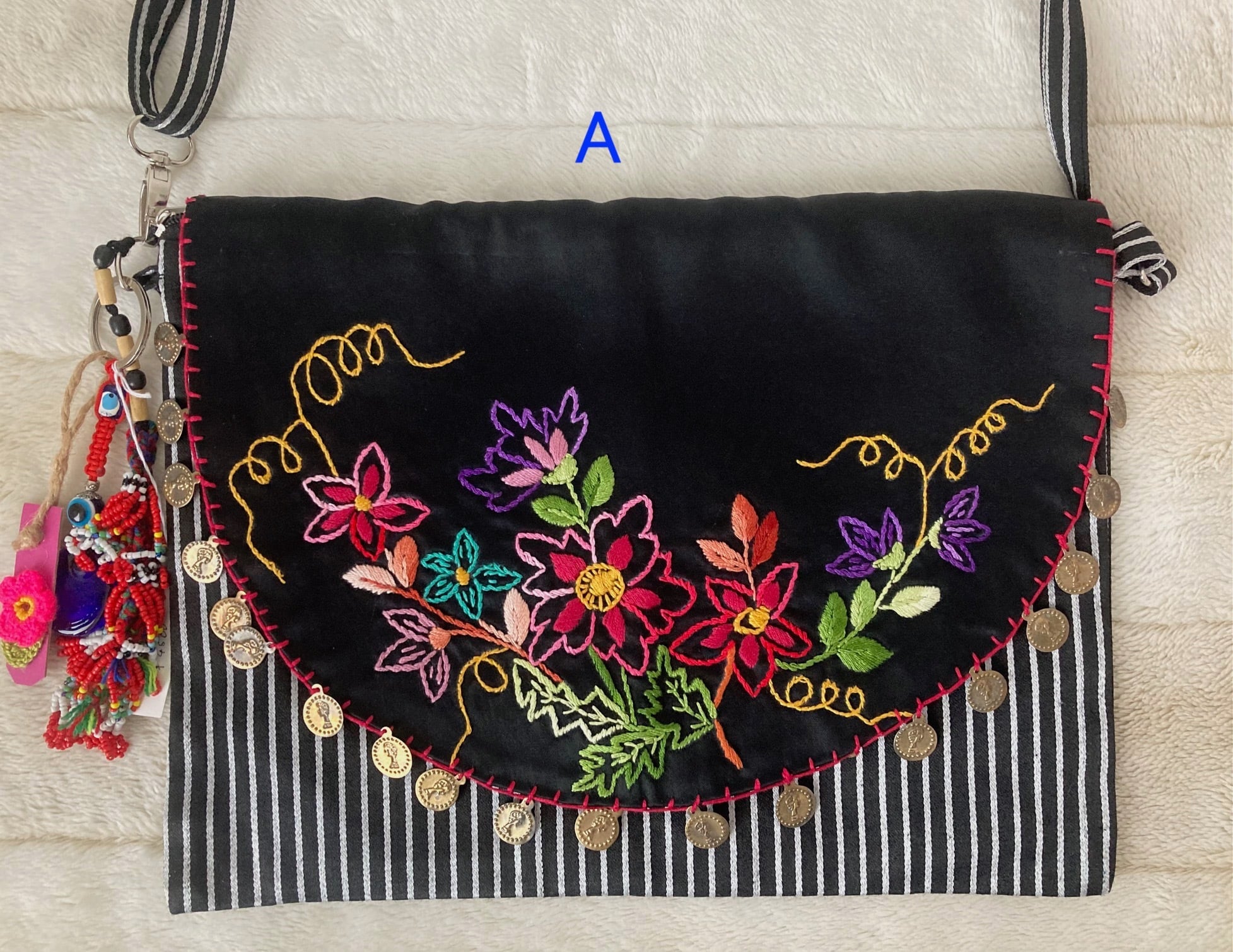 セール10％オフ】手刺繍大型ショルダーバッグ | イブラワハイト 