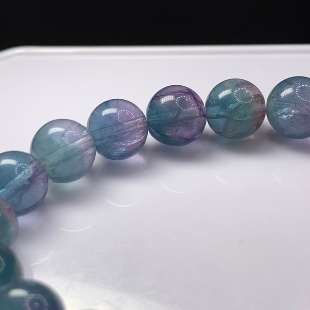 f66幻想的な色合い♪フローライトブレスレット